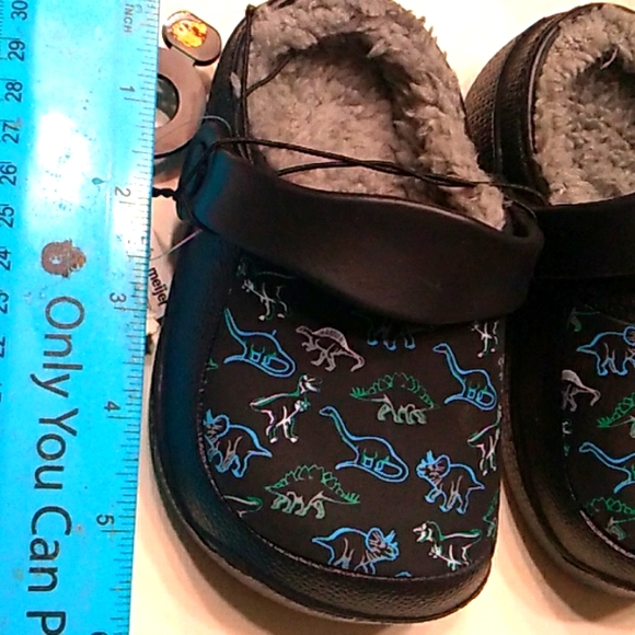 Toddler Boys Dinosaur Croc slip on sandals - Picture 6 of 6